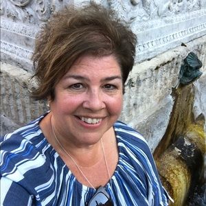 Meet your Posher, Suzanne